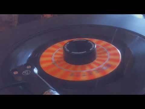 Alive and Kicking - 1970 - Tighter, Tighter - 45 rpm