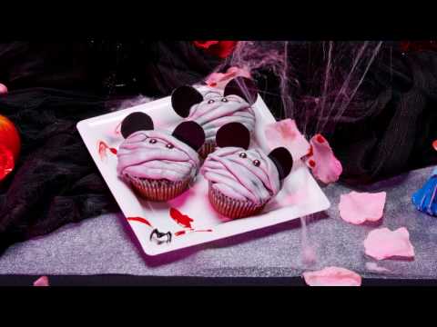Ideia de receita de cupcakes Mickey múmia para Halloween