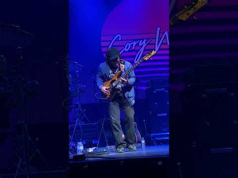 Amazing Victor Wooten bass solo