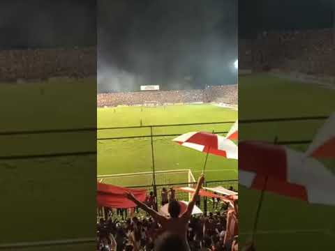 "La hinchada de San Martín de Tucumán" Barra: La Banda del Camion &bull; Club: San Martín de Tucumán