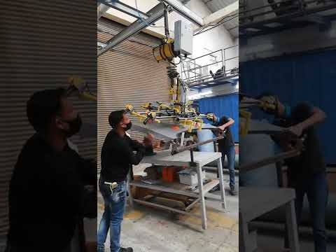 Car Bonnet / Hood Handling