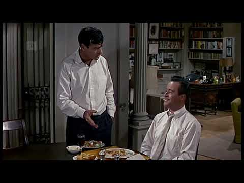 CLASSIC CLIP:  The Odd Couple - Linguini and Garbage