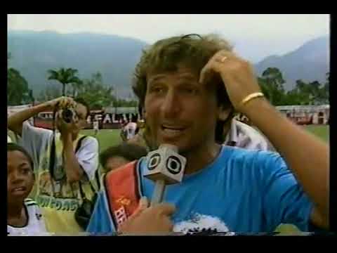 1988 - Entrega de faixas do Flamengo Campeão da Copa União 87 (Chico Buarque e Evandro Mesquita)