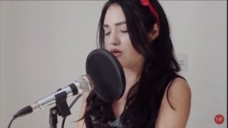 Undone Kim Walker &#39;Estou entregue &#39; Nicoli Francini