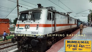 preview picture of video 'The Imperial Mail Skipping Rafiganj Station with White Stallion of Howrah Shed || INDIAN RAILWAYS ||'