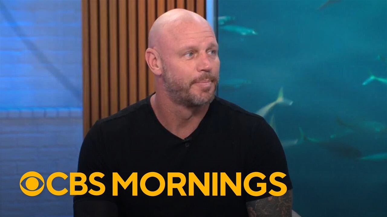 Paul de Gelder talks about dangerous mission to track the largest great white shark