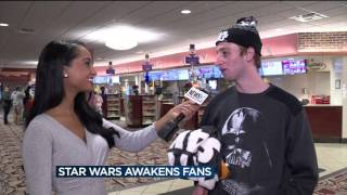 Fans show up in droves for new 'Star Wars' premiere