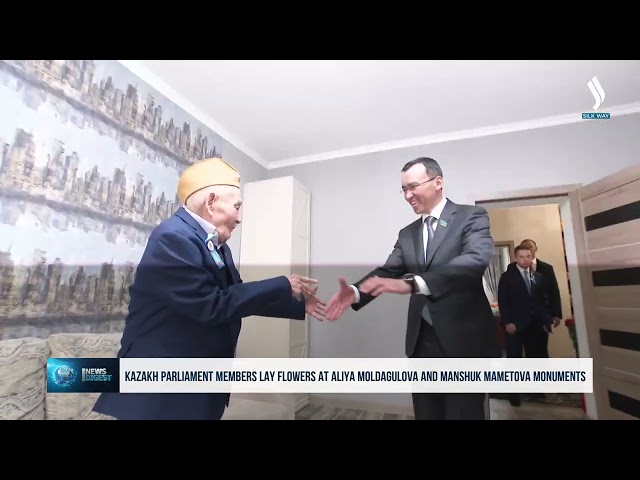 Парламент етакчилари қаҳрамонлар ёдгорлигига гул қўйди