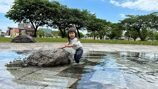 【水遊び】初めて水の中を歩きました！【2歳】