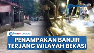Penampakan Banjir Hantam Permukiman Bekasi usai Tanggul Sungai Citarum Jebol Imbas Diguyur Hujan