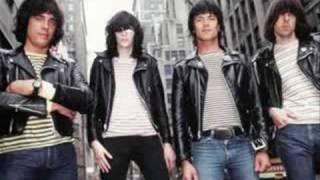 The Ramones - I Can&#39;t Make It On Time (Live 1980)