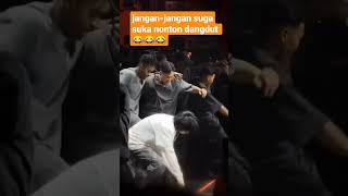 Download lagu suga lagi konser jogetnya ngereog...jangan-jangan suka nonton dangdut #suga #minyoongi #bts mp3