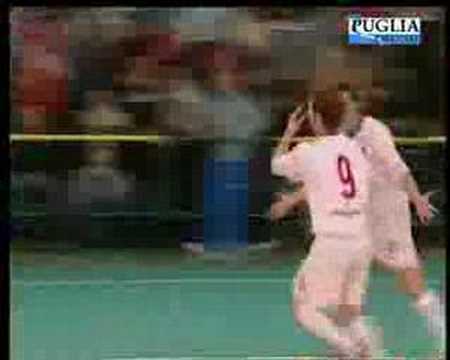 Gol di Gigi De Antonis Modugno calcio a 5