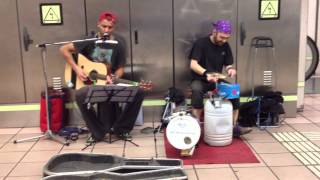 Two for the road - Bruce Springsteen, cover Nikarras and Miquel (Fontana, metro)
