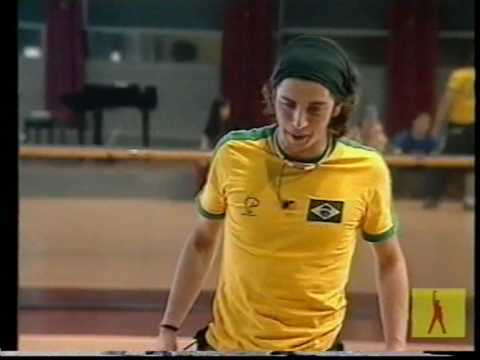 OT 2 Manuel Carrasco es Paquito.