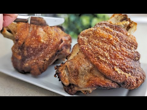 Few people cook pork knuckle like this! Recipe from Germany for super crispy pork knuckle
