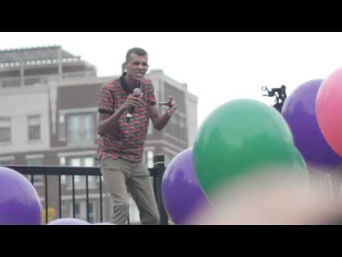 Stromae live Montréal Place des Arts - Papaoutai