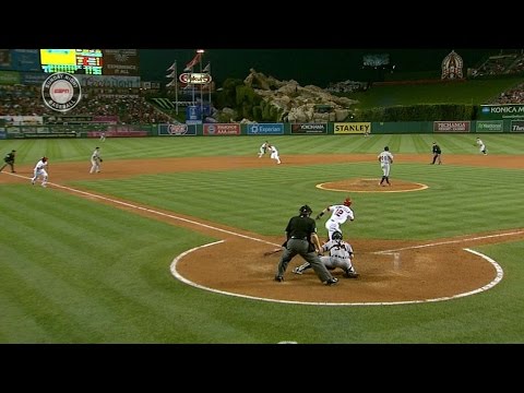 Giavotella hits a go-ahead single in the 8th