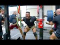 DESTROYING MY QUAD DURING A HUGE SQUAT