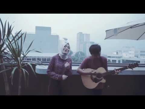 Avia Athalia  - Bulan (Accoustic)