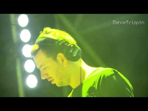 Dan Ghenacia & Chris Carrier - Vaporized [Played by Phil Weeks]