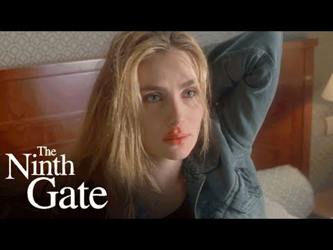 'Dean Offers The Girl Some Ice' Scene | The Ninth Gate