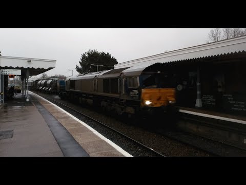 DRS 66424 and 66421 RHTT passing Hoveton & Wroxham
