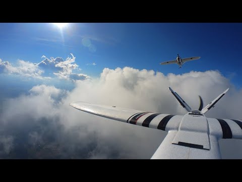 Mini Talon Formation Flight Cloud Surfing / DJI FPV with CADDX Peanut on Pan