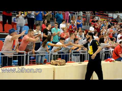 CSM Oradea prezinta trofeul suporterilor