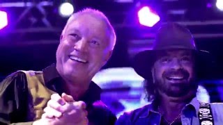 Chiclete com Banana e Die Höhner - Steh Auf Mach Laut