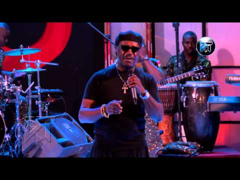 Gyedu Blay Ambuley performs at Akosua Agyapong at 25 concert