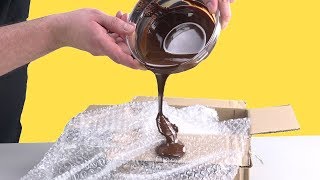 שפכו שוקולד על ניילון בועות – התוצאה ייחודית