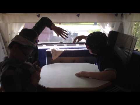 Arne och Kurt köper husvagn