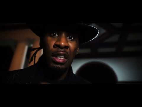 Mainey - MIDDLE OF THE NIGHT (Official Music Video)