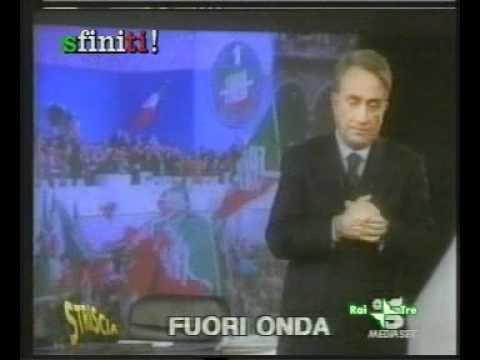 Berlusconi - Emilio Fede Sbrodola Durante L'Inno Di Forza Italia