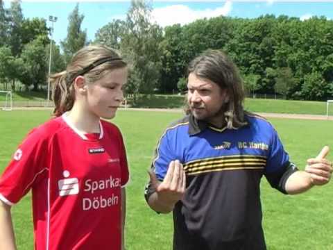 Hartha Tag des Mädchenfußballs.wmv