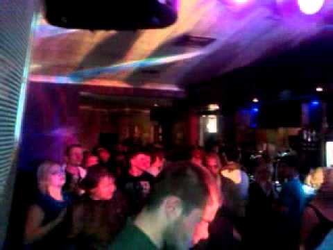 WARREN B LIVE AT GLOBALDNB 3RD BDAY 21ST OCT 2011