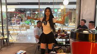 [問卦] 大陸燒烤攤的跳舞小姐姐是真的假的？