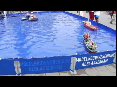 2014 08 02 Ommoord Binnenhof Modelbootjes