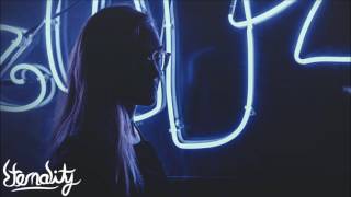 Elijah Melo - Bitchez (ft. Aries)