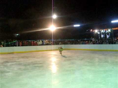 Andreea Ureche la inaugurarea patinuarului din TG-Mures