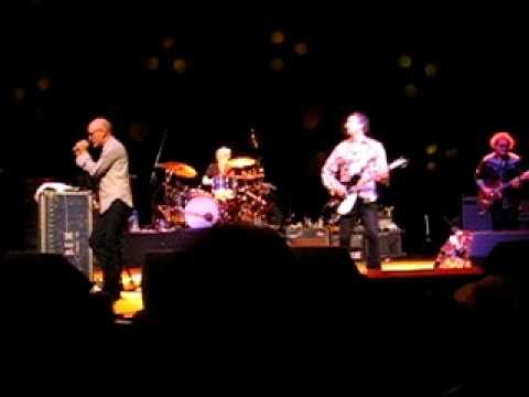 REM 5th of July 2007 Dublin: 3 minutes of "Pretty Persuations"