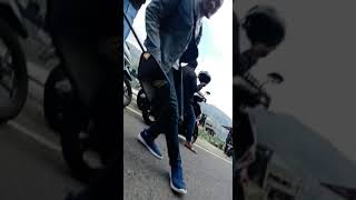 Download lagu Teriak TARIK SIS!! Dua wanita ini langsung terjatuh mp3