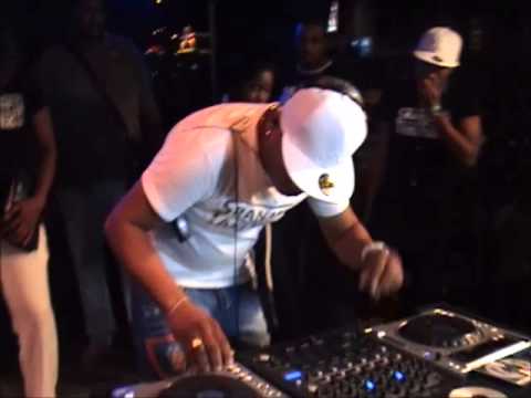 SPLASHMASTER GILLY IN ACTION