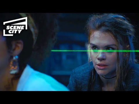 Escape Room Tournament of Champions: Laser Trap Scene (Indya Moore & Taylor Russell)