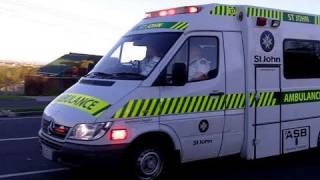 preview picture of video 'Ambulance Hauling It, Auckland NZ, 22 May 2010'