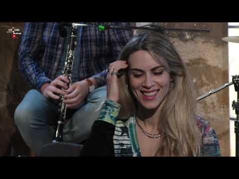 Καίγομαι και σιγολιώνω - Σαββέρια Μαργιολά - Live Stage Web Project "Ζωντανοί Μουσικοί"