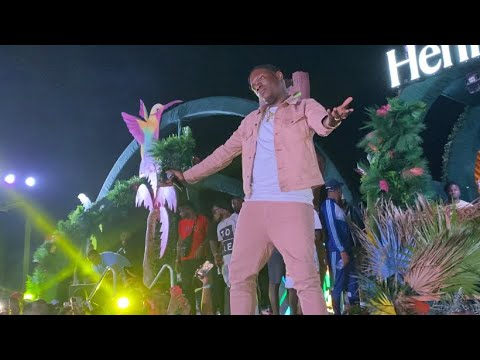 Valiant had BRT weekend eating out his hands, Live Performance