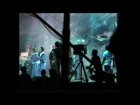 Angkat Topi / Yus Yunus & Murni Chania