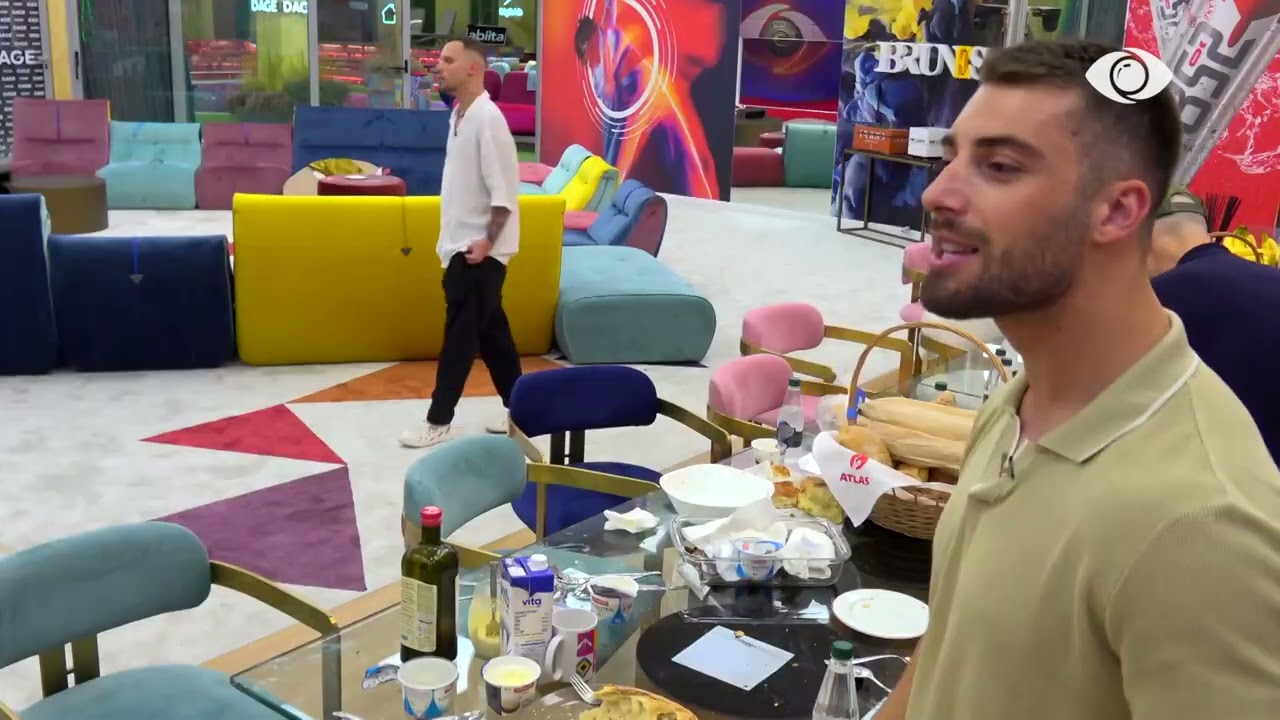 Ik ore pis djalë/ Ofendime dhe sharje mes Meritonit dhe Julit, shkak humbja e buxhetit